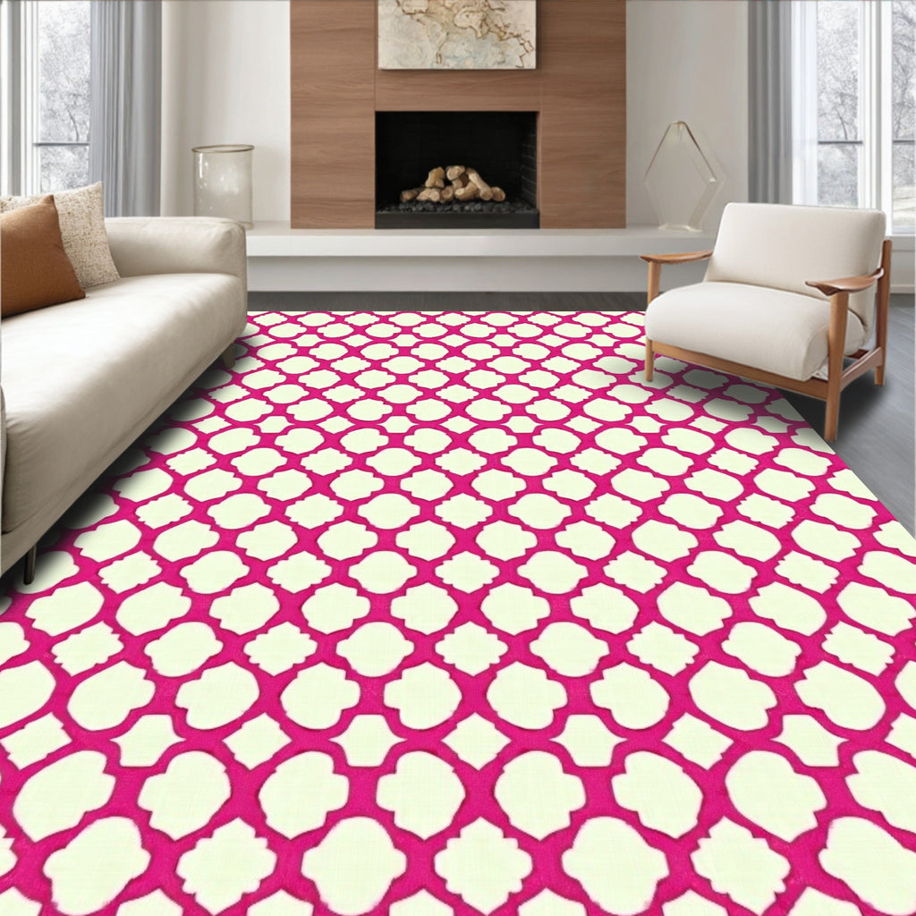 Elegant Pink Quatrefoil Pattern Rug